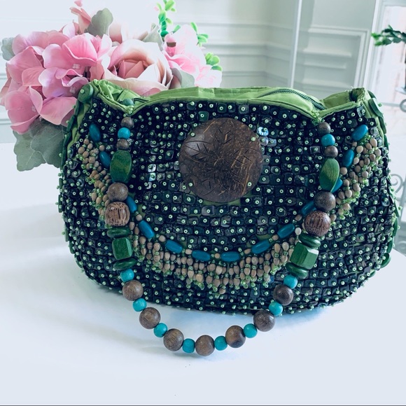 (1406) VINTAGE CEBU BEADED HANDBAG WITH WOODEN BEADS HANDLE - Picture 13 of 16